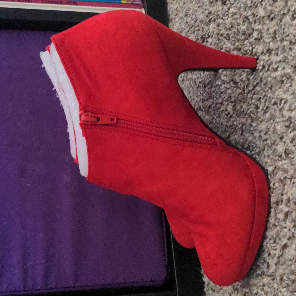 Impo Booties - Picture 2 of 3